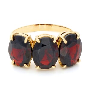 Anillo trilogía de granate de 18 quilates 17477-9204