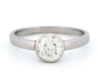 Diamond platinum solitaire ring 10381-0042