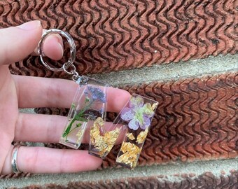 Gold Flakes & purple flower keyring
