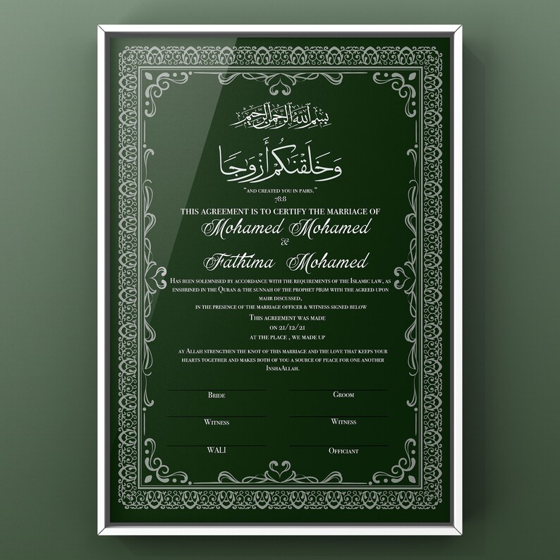 Puede incluir: Un certificado de matrimonio isl&aacute;mico verde y blanco con bordes ornamentados. El texto dice "Este acuerdo es para certificar el matrimonio de Mohamed Mohamed y Fathima Mohamed". La fecha del matrimonio es 21/12/21.