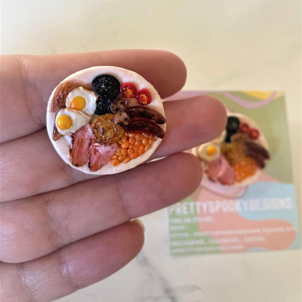 Polymer clay pin // Full English breakfast // Food Pin // Food Badge // miniature food // foodie gift // Fried Breakfast