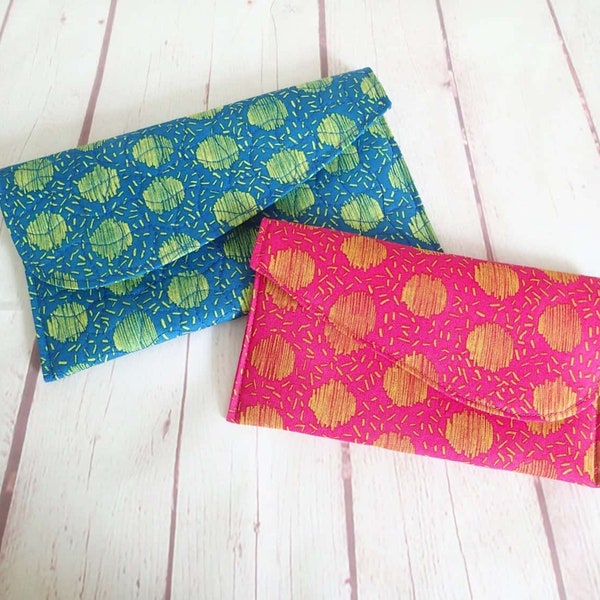 Radley Clutch Bag sewing pattern, 2 sizes, easy to sew beginner clutch bag pattern, pdf download. Fat Quarter friendly. Quilted bag pattern.