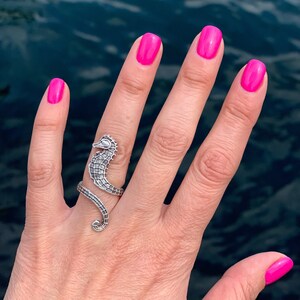 Seahorse mood ring hotsell