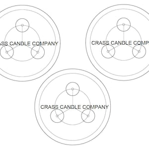 Puede incluir: Tres etiquetas circulares en blanco y negro con el texto "CRASS CANDLE COMPANY" y un diseño estilizado de tres círculos conectados por líneas.