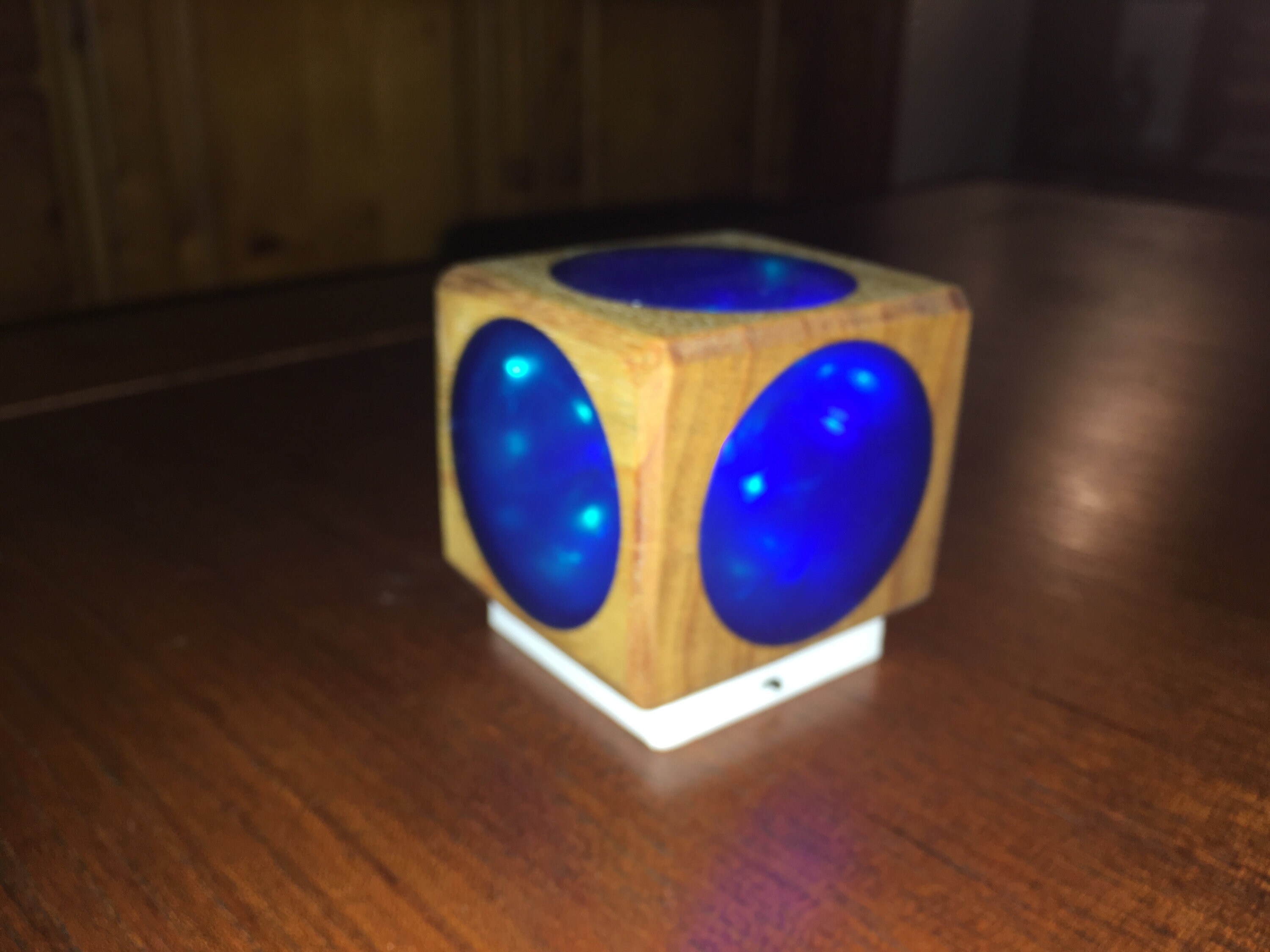 Lampe En bois Et Résine