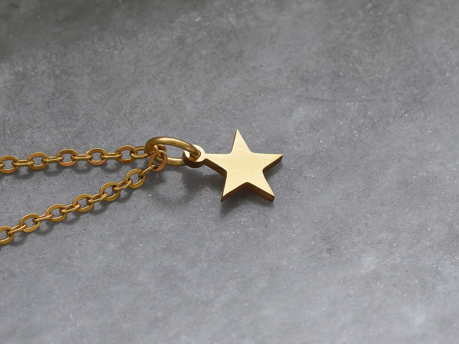 Little Star Iolite Chain Stud Gold