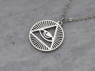 PikaLF Collana Uomo Con Ciondolo Occhio Della Provvidenza - Triangolo Massonico Occhio Che Tutto Vede - Gioiello Gotico In Lega Vintage Con Catena 58 Cm - Regalo Simbolico Punk