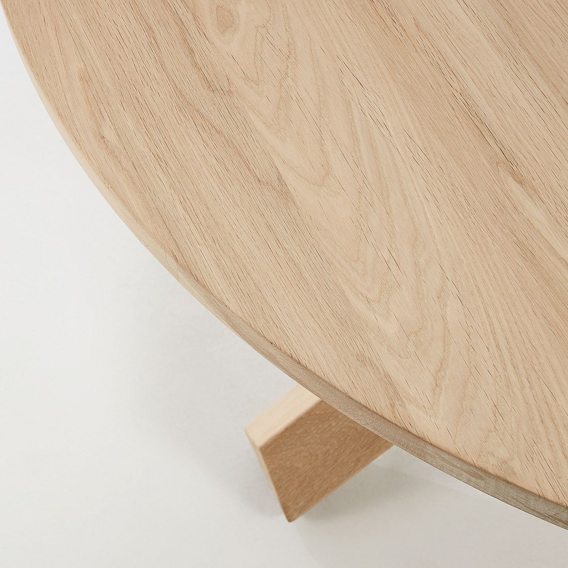 Lotus Luxury Solid Oak Wood Round Dining Table With a Stunning Etsy UK