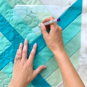 Double Arabesque Pantograph Quilting Stencil | Suzy Quilts Quillow Tutorial