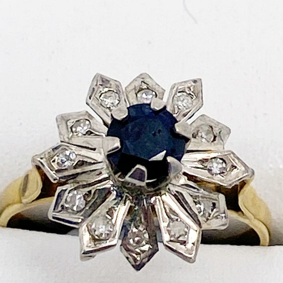 Antique sapphire flower ring