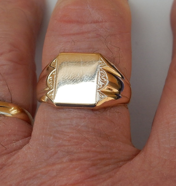 9CT / 9K Gold Gents Ring Gem