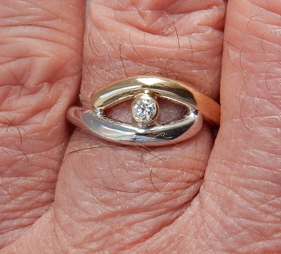 9ct / 9k Gold & Silver Diamond Set Designer Ring. - image 1