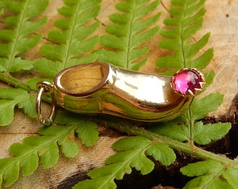 18ct / 18k Arabian Slipper / Shoe Charm / Pendant
