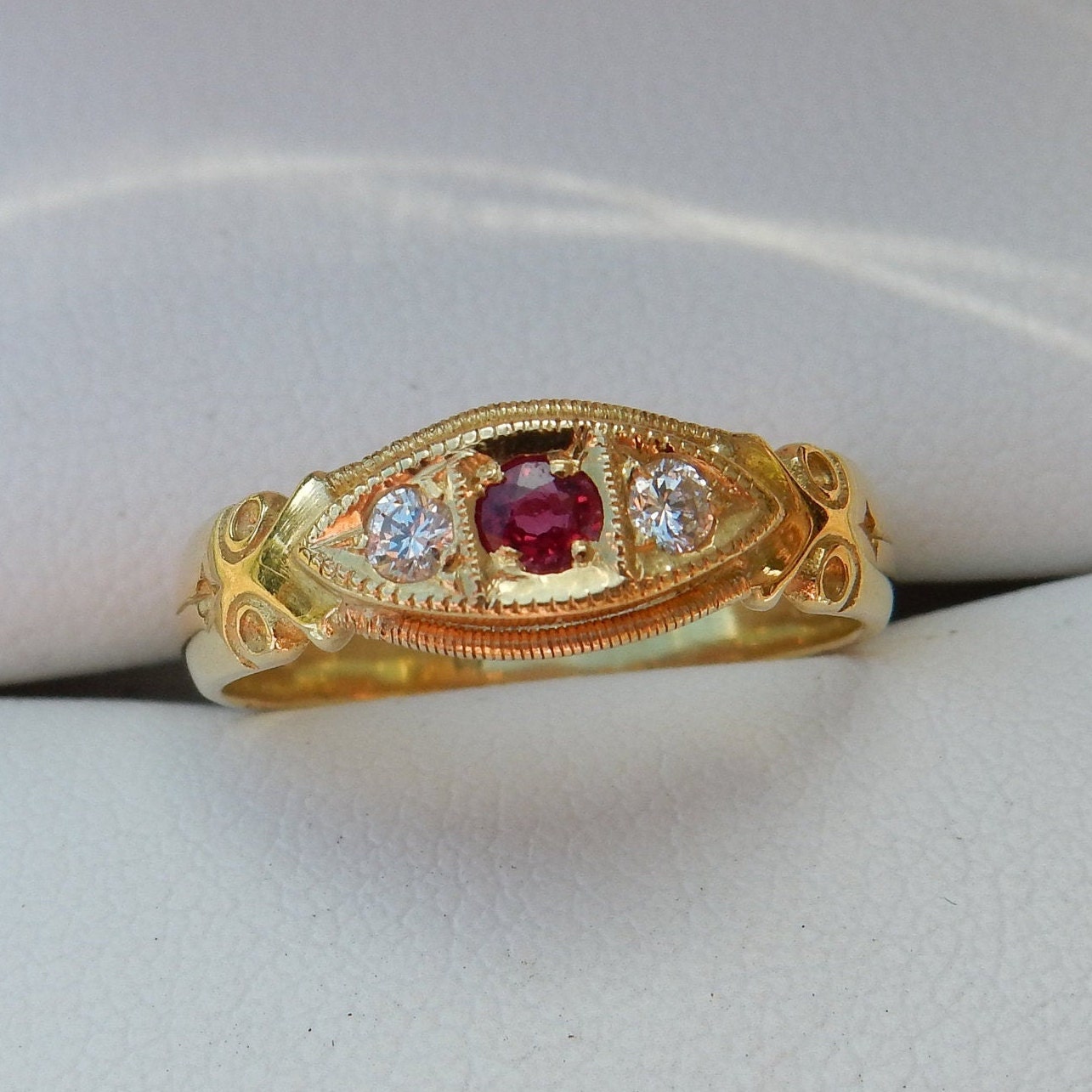 1970年代　ヴィンテージ18K ダイヤモンド　イアリング ヴィンテージ 英国 1970's ロンドンホールマーク オニキス