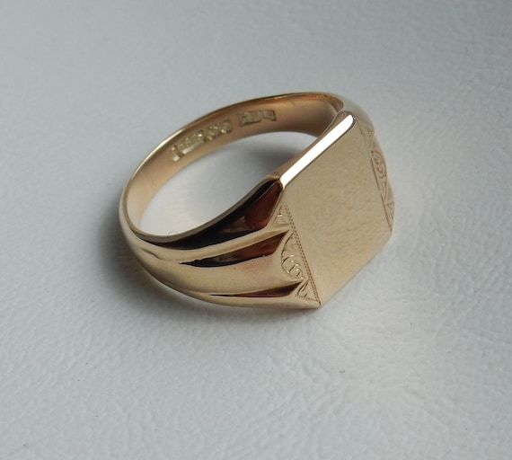 9CT / 9K Gold Gents Ring Gem