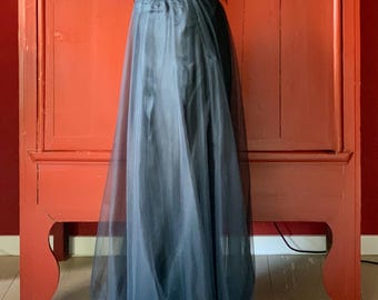 Gotico, opera, glam rock, Halloween - gonna vintage in tulle nero anni '90, taglia 36, lunghezza alla caviglia, forma a palloncino. Orlo attorcigliato - spettacolare!