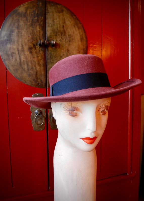 Vintage Ladies display picture 3