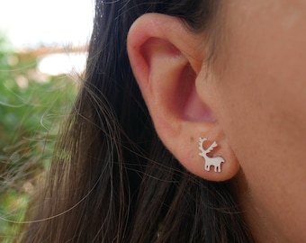 Pendientes de reno y árbol de Navidad