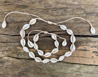 Parure collier et bracelet beige en coquillages cauris beiges naturels, Made in France