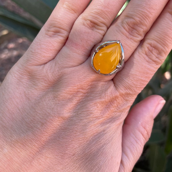 Adjustable drop-shaped stone ring in yellow Jade, Made in France