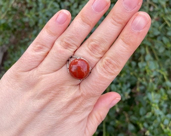 Bague en Jaspe rouge pierre naturelle forme ronde, Made in France
