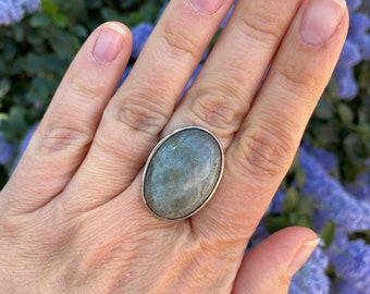 Bague réglable Pierre ovale en Labradorite naturelle, Made in France