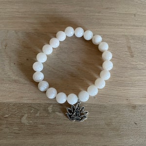 Elastic bracelet in natural Moonstone, Made in France Lotus Bouddha