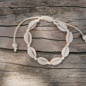Adjustable bracelet made from natural cowrie shells, Made in France