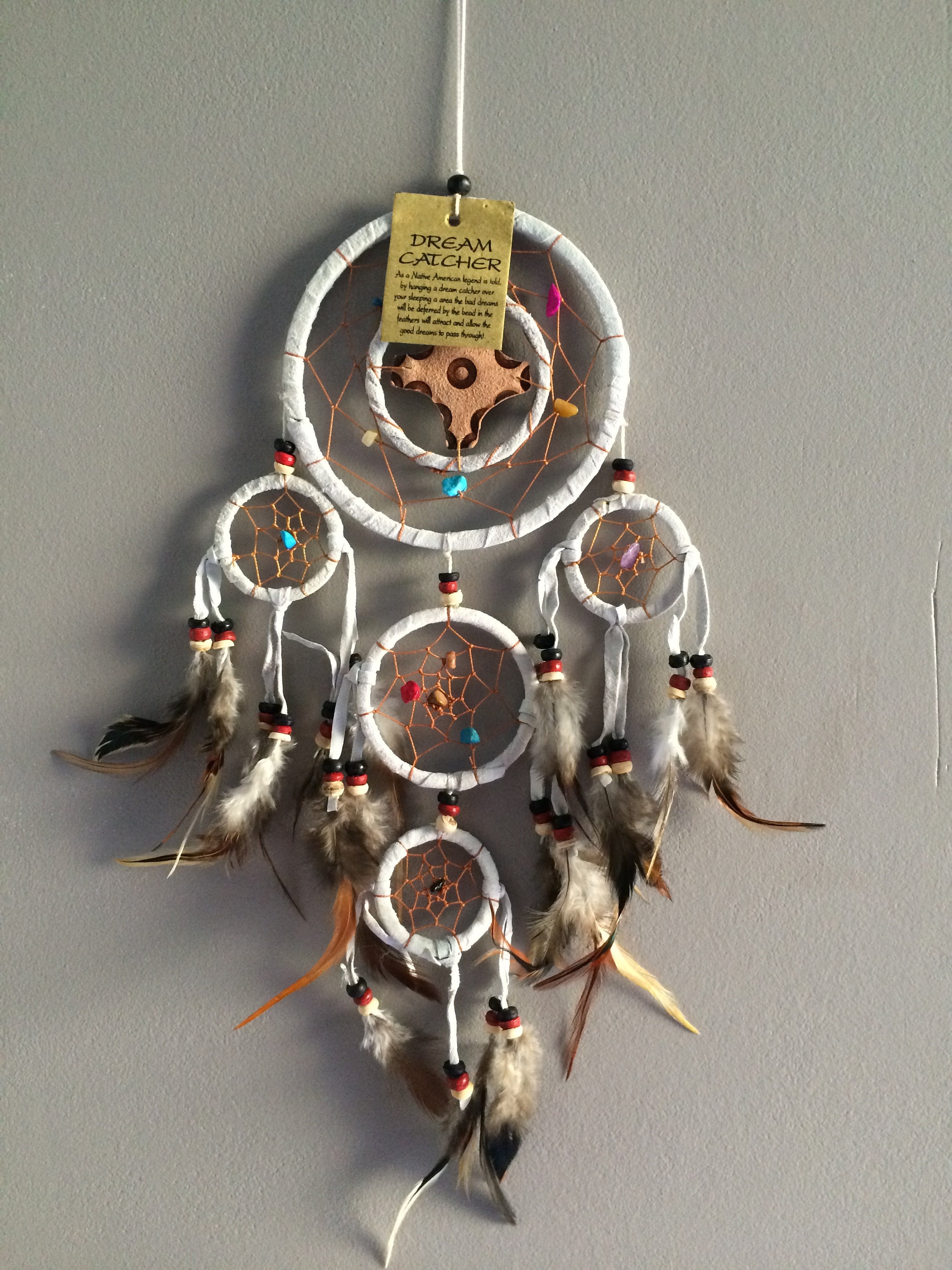Attrape Rêves en Cuir, Empiècement Pierres et Plumes Naturelles