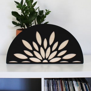 Mum Sign | Chrysanthemum Wood Wall Hanging