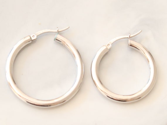 J&CO Jewellery Small Chunky Hoop Earrings Silver