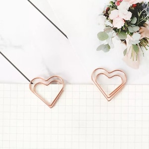 Conjunto de 15 pequenos clipes de papel de metal cor de cobre rosa-ouro Heart Love para papelaria, cartões, fotos, scrapbooking, projetos de arte, casamento