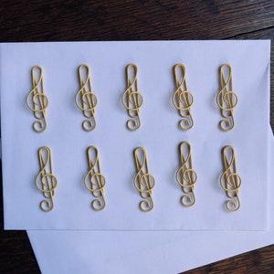 Set of 10 quality music musical treble clef coloured metal paper clips for stationary, cards, pictures, scrapbooking, art projects. image 4