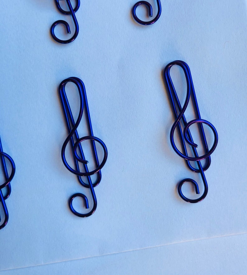 Set of 10 quality music musical treble clef coloured metal paper clips for stationary, cards, pictures, scrapbooking, art projects. image 2