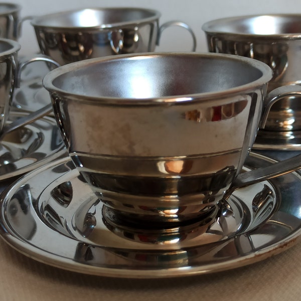 Set of 6 Nanni P&B vintage stainless steel designer cups and plates, made in Italy in the 1980s