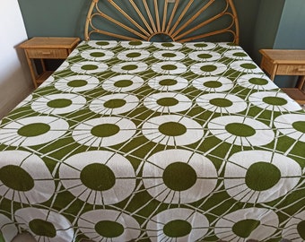 Olive green and white space age cotton-wool mix blanket, vintage Italian bedspread, retro bedcover, throw blanket