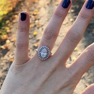 0.88 Ct Moissanite Vintage Ring for Women / 14k Solid Gold Oval Moissanite Ring / Luxury Engagement Ring for Bride / Halo Oval Ring for her
