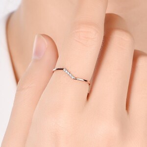 Earth Mined Diamond Curved Stack Ring Women • 5 Stone Gold Ring • Natural Diamond Curve Wedding Band for Bride • Dainty Ring • Stacking Ring