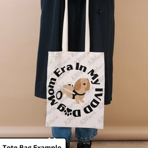 W mojej erze IVDD Dog Mom, mama jamnika, jamnik, mama psa, sztuka psa na wózku inwalidzkim, sztuka psa, sztuka psa ivdd, sztuka psa do wydrukowania, ivdd, era mamy psa