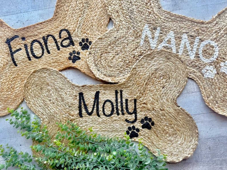 Tapete personalizado para comida de perro / Mantel individual personalizado para cuenco de perro / Tapete con forma de hueso para mascotas / Mantel individual de yute para mascotas / Ideas de regalo para amantes de los perros / Regalo para cachorros Tan Jute