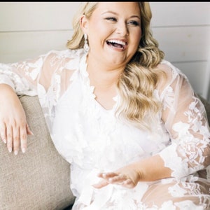 Plus Size Bride Robe Lace Robe Bridal Lingerie Robe for Bride Bridal Shower Gift Honeymoon Robe Wedding Robe Boudoir Robe Getting Ready Robe