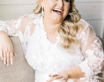 Plus Size Bride Robe Lace Robe Bridal Lingerie Robe for Bride Bridal Shower Gift Honeymoon Robe Wedding Robe Boudoir Robe Getting Ready Robe