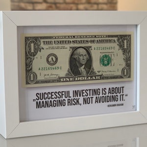 1 dollaro USA in cornice (bianco) immagine denaro regalo compleanno dicendo Benjamin Graham
