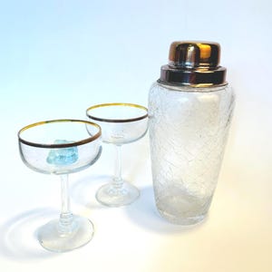 Elegant WMF cocktail shaker in crackle glass | Cocktail mixer shaker