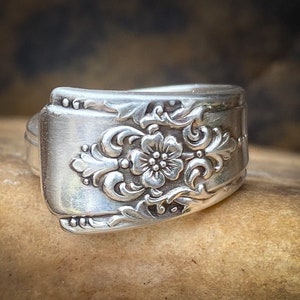 Löffelring • Der Löffelring &quot;&quot;Mountain Rose&quot;&quot; • 1954 • Handgefertigt aus Authentischem Vintage Silber