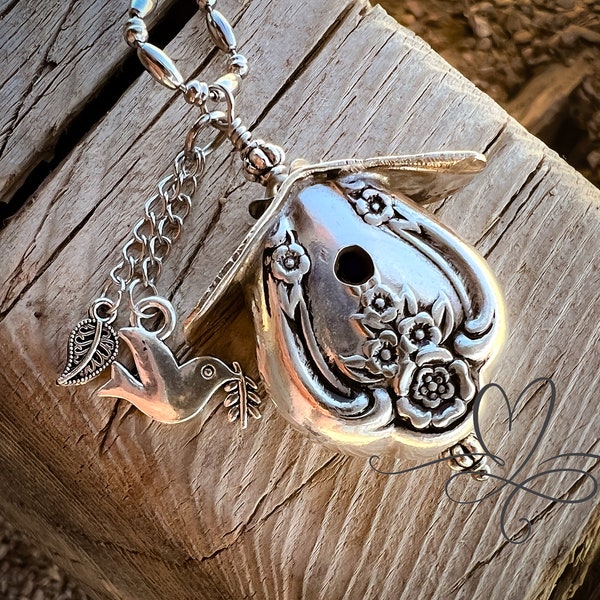 Casetta per uccelli in argento "Magnolia" del 1951 • Casetta per uccelli autentica, vintage, con coltelli placcati in argento cavo