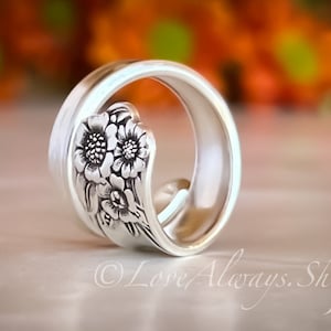 Lepelring • De wikkelring 'april' • 1950 • Handgemaakt van authentiek, vintage zilverwerk