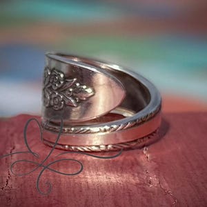 Lepelring • De 'Lady Stuart'-wikkelring met lepel • 1949 • Handgemaakt van authentiek, vintage zilverwerk