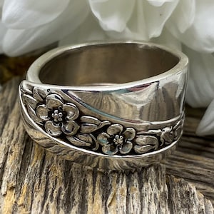 Löffel Ring • Der &quot;Starlight&quot; Löffel Ring • 1953 • Handgemacht aus Authentischen, Vintage Silberwaren