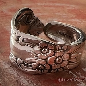 Löffel Ring • Der ""Valley Rose"" Löffel Ring • 1956 • Handgemacht aus Authentischen, Vintage Silberwaren."
